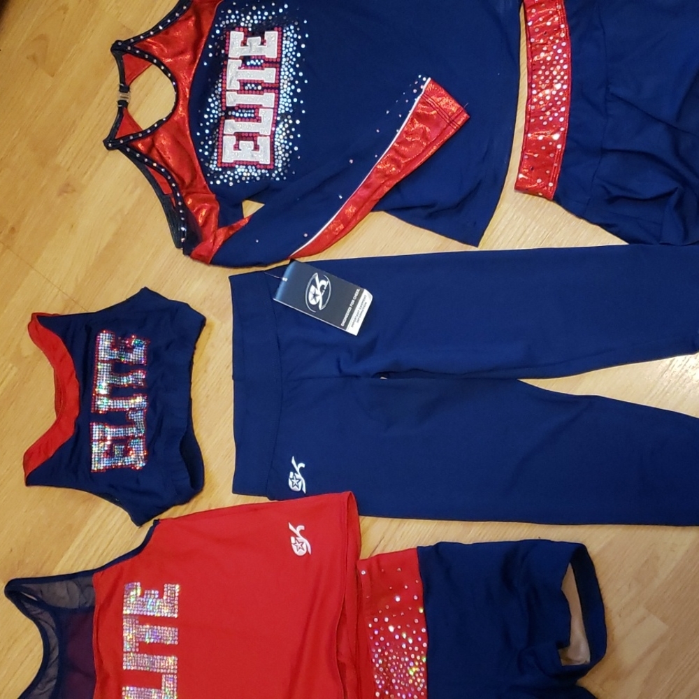 Cheer Lot - Picture 3 of 4